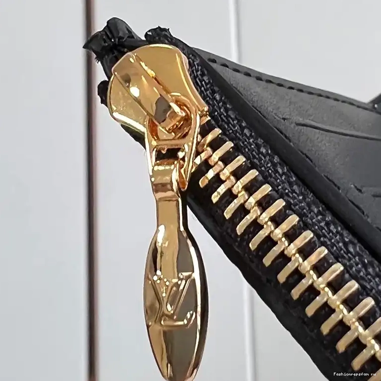 Fashionrepsfam ru LV Bags 2407YA0147 0526